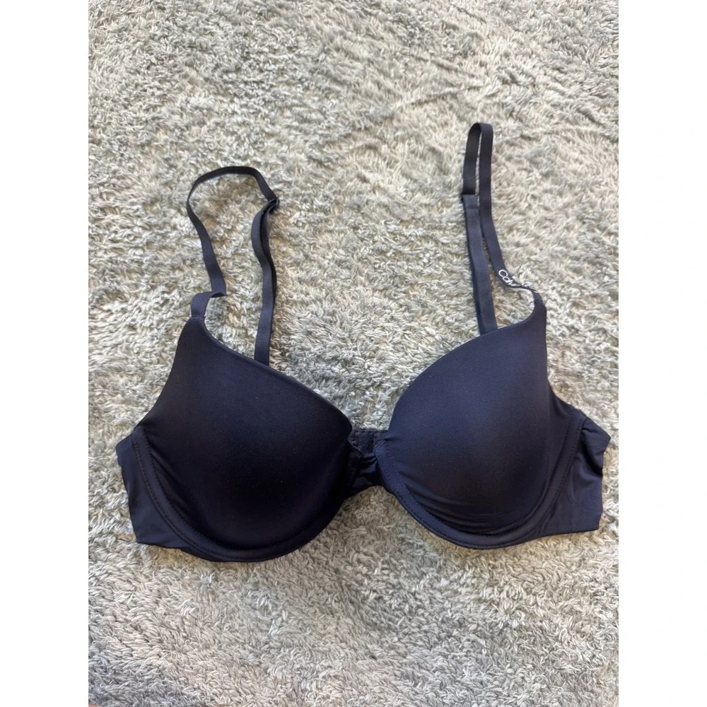 Calvin Klein T-Shirt Bra 34B Black Padded Underwire Nylon Blend